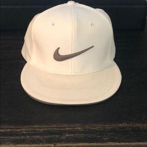 Nike golf hat